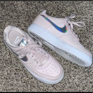 Nike Air Force 1’s ‘07 essential pink iridescent